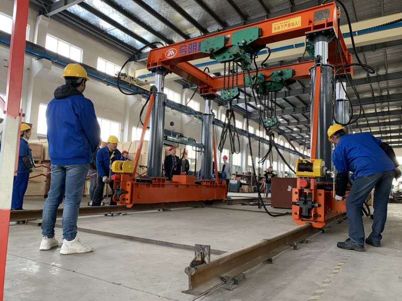 南京今明機(jī)械工程有限公司自主研發(fā)國(guó)內(nèi)首臺(tái)20噸氣動(dòng)起重機(jī)成功驗(yàn)收！